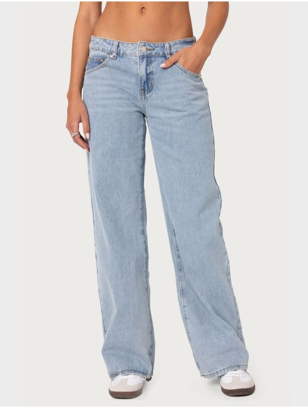 Edikted Raelynn Low Rise Baggy Jeans - Picture 4 of 9